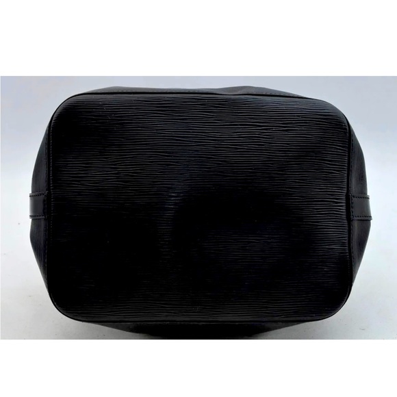 LOUIS VUITTON bag - Picture 7 of 12